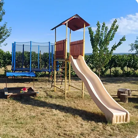 Hutiagi Дом отдыха Шиофок